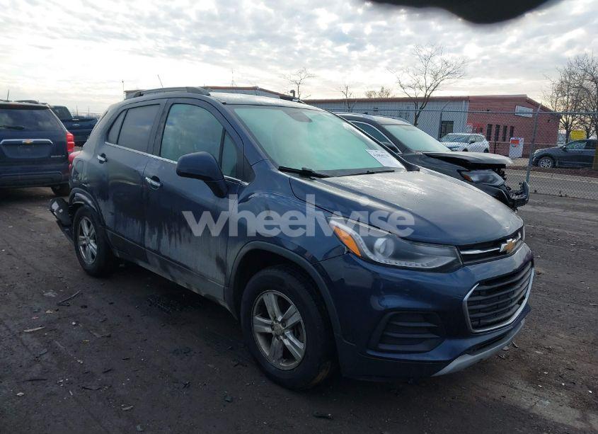 2018 Chevrolet Trax LT (VIN 3GNCJLSB2JL154280) main photo