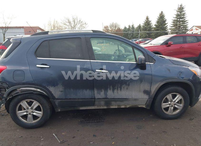 Photo 13 of 2018 Chevrolet Trax LT (VIN 3GNCJLSB2JL154280)