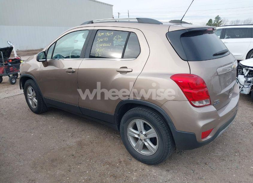 Photo 3 of 2018 Chevrolet Trax LT (VIN 3GNCJLSB2JL189899)