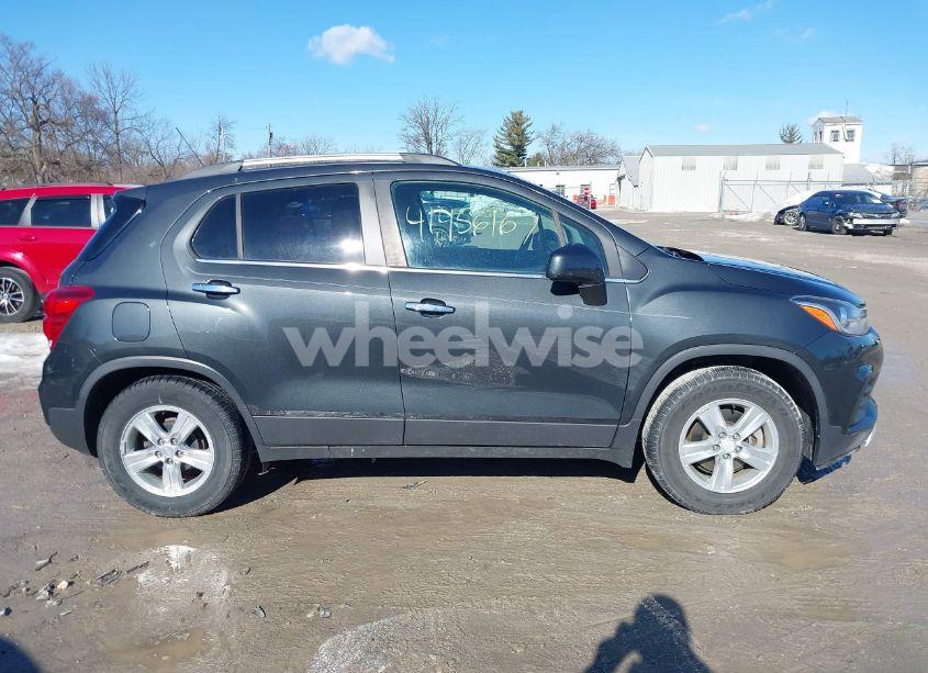 Photo 14 of 2018 Chevrolet Trax LT (VIN 3GNCJLSB2JL375927)