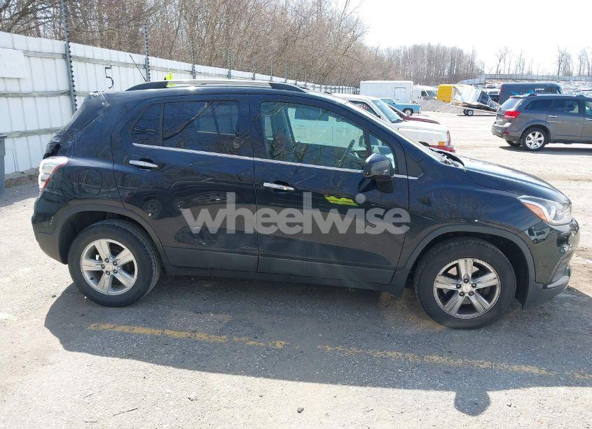 Photo 13 of 2019 Chevrolet Trax LT (VIN 3GNCJLSB2KL141661)