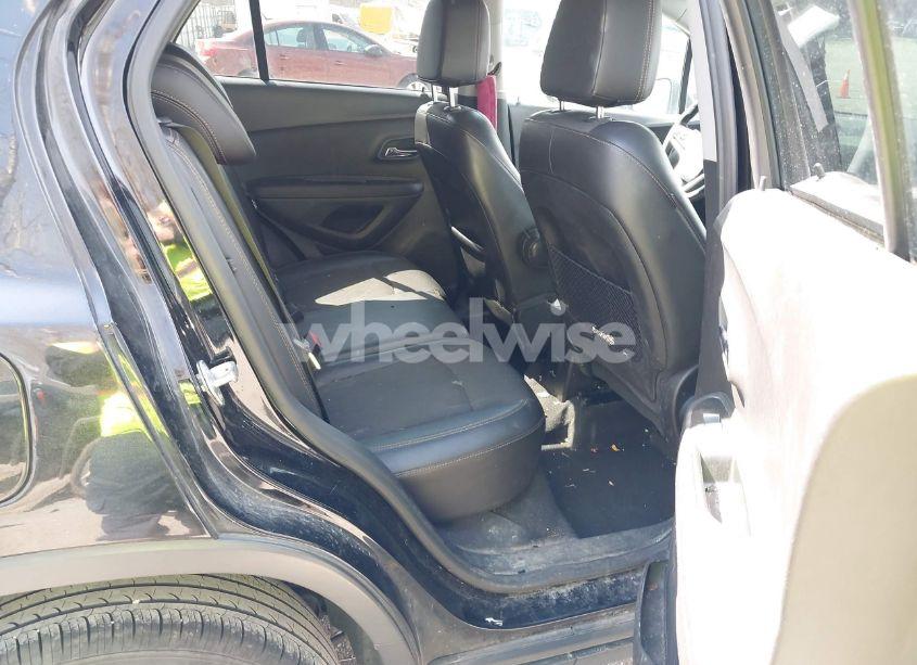 Photo 8 of 2019 Chevrolet Trax LT (VIN 3GNCJLSB2KL141661)