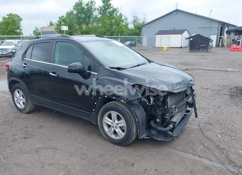 2019 Chevrolet Trax LT (VIN 3GNCJLSB2KL212115) main photo