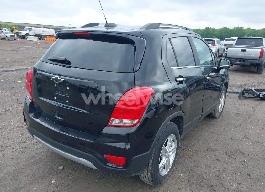 Photo 4 of 2019 Chevrolet Trax LT (VIN 3GNCJLSB2KL212115)