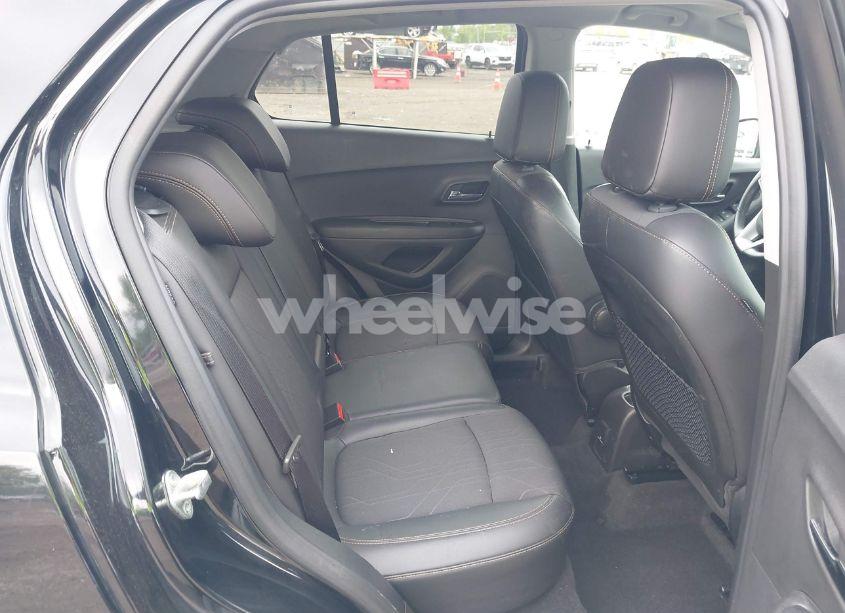 Photo 8 of 2019 Chevrolet Trax LT (VIN 3GNCJLSB2KL212115)