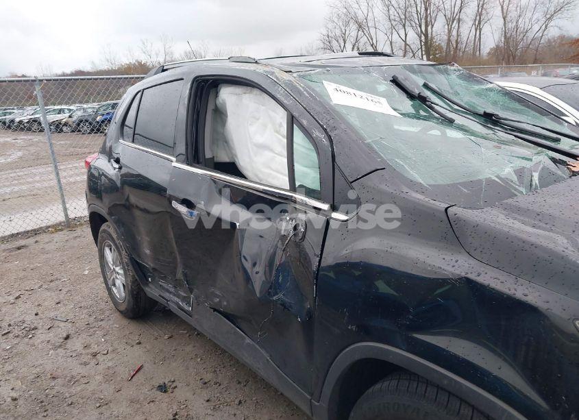 Photo 18 of 2019 Chevrolet Trax LT (VIN 3GNCJLSB2KL245454)