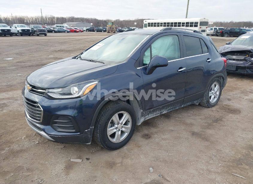 Photo 2 of 2019 Chevrolet Trax LT (VIN 3GNCJLSB2KL297313)