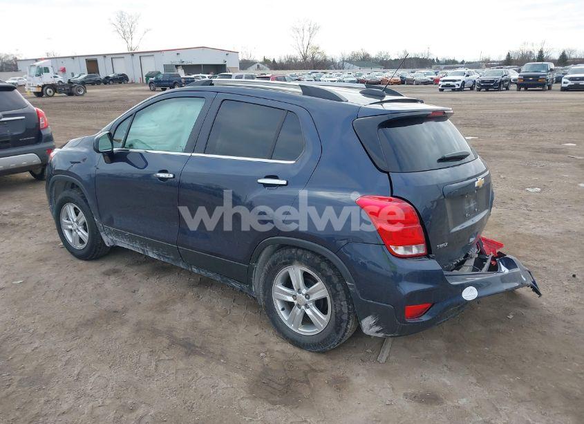 Photo 3 of 2019 Chevrolet Trax LT (VIN 3GNCJLSB2KL297313)