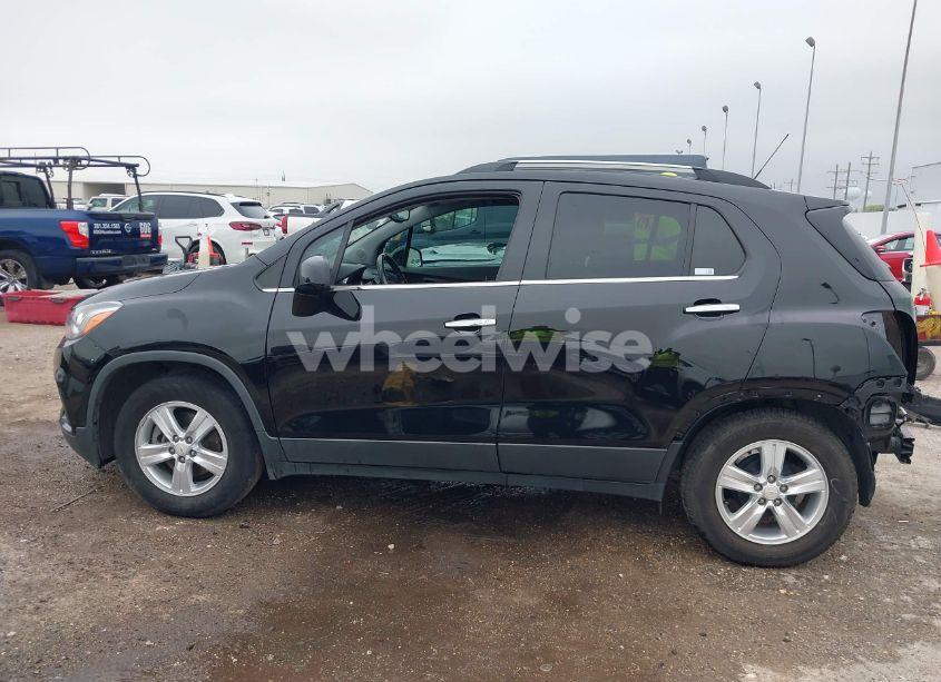 Photo 15 of 2020 Chevrolet Trax FWD LT (VIN 3GNCJLSB2LL136235)