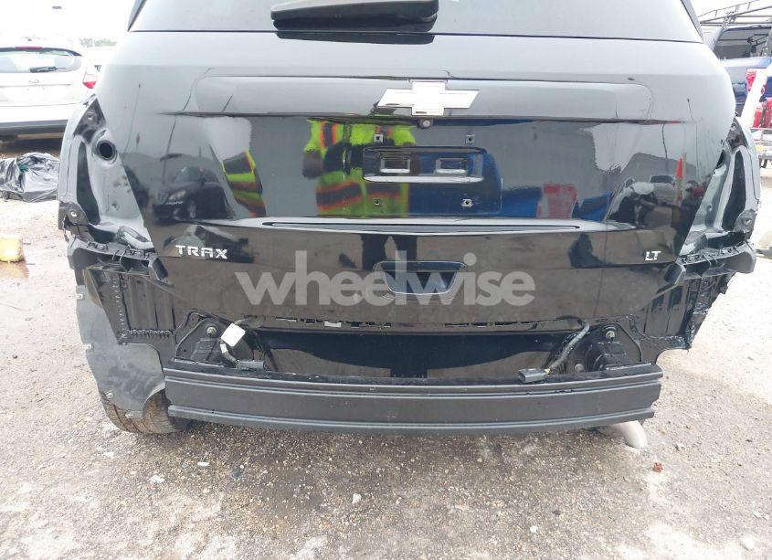 Photo 6 of 2020 Chevrolet Trax FWD LT (VIN 3GNCJLSB2LL136235)