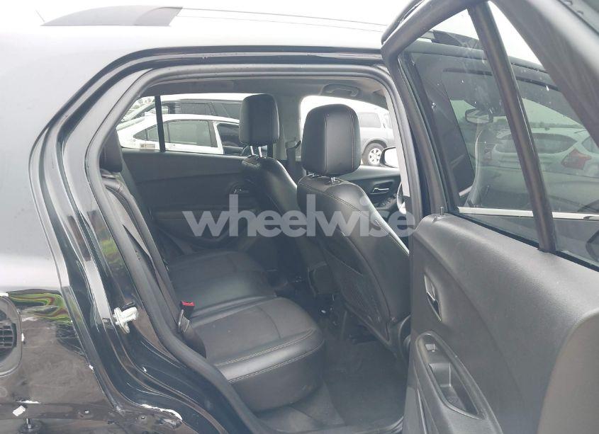 Photo 8 of 2020 Chevrolet Trax FWD LT (VIN 3GNCJLSB2LL136235)