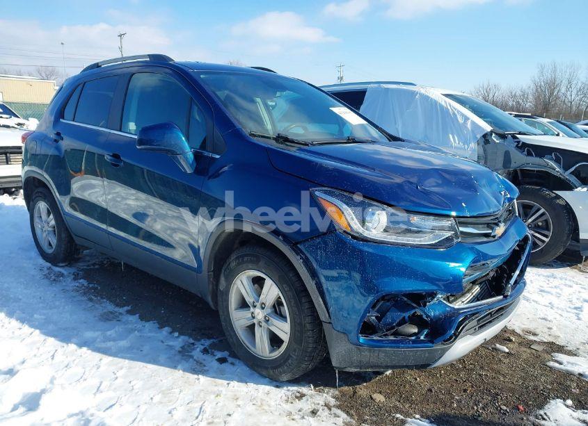 2020 Chevrolet Trax FWD LT (VIN 3GNCJLSB2LL169719) main photo