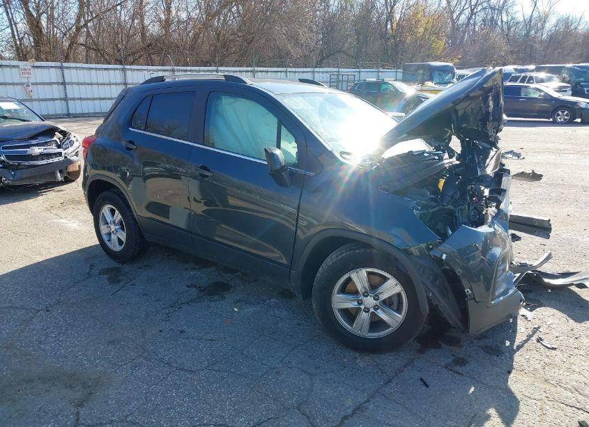 2020 Chevrolet Trax FWD LT (VIN 3GNCJLSB2LL189419) main photo