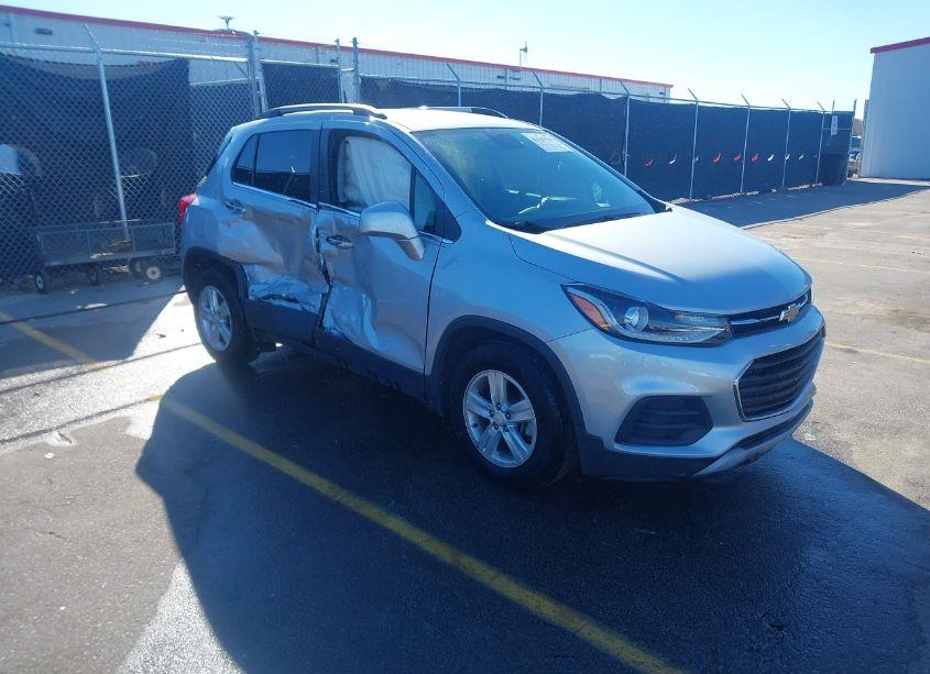 2020 Chevrolet Trax FWD LT (VIN 3GNCJLSB2LL202864) main photo