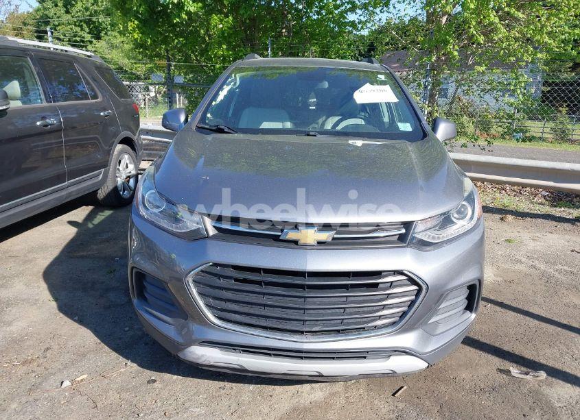 Photo 12 of 2020 Chevrolet Trax FWD LT (VIN 3GNCJLSB2LL269660)