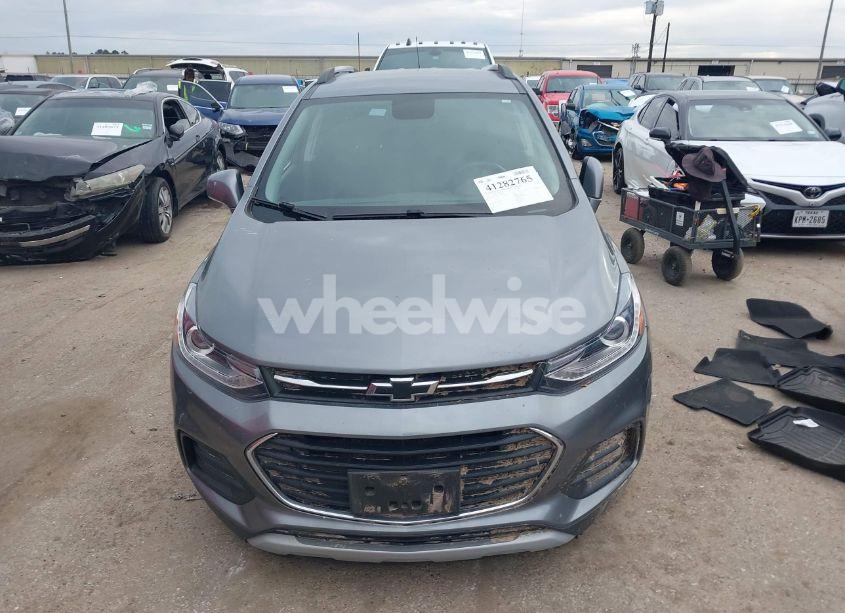 Photo 12 of 2020 Chevrolet Trax FWD LT (VIN 3GNCJLSB2LL282280)