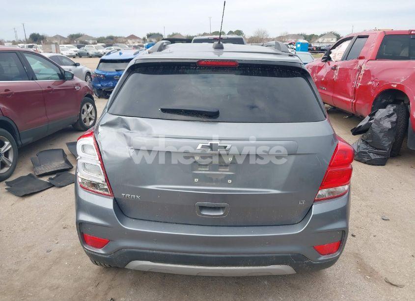 Photo 16 of 2020 Chevrolet Trax FWD LT (VIN 3GNCJLSB2LL282280)