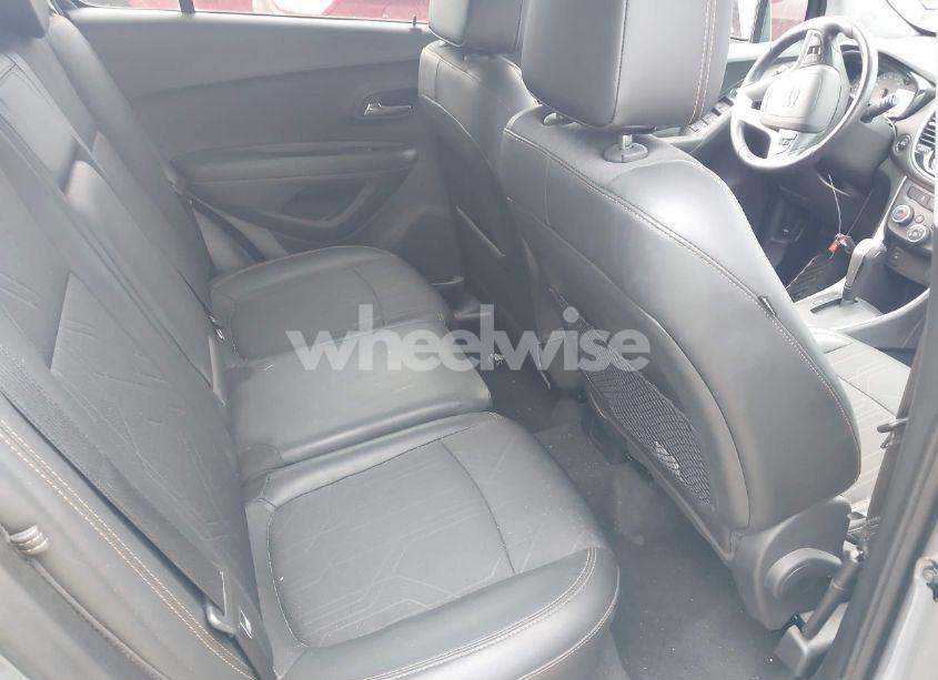 Photo 8 of 2020 Chevrolet Trax FWD LT (VIN 3GNCJLSB2LL282280)