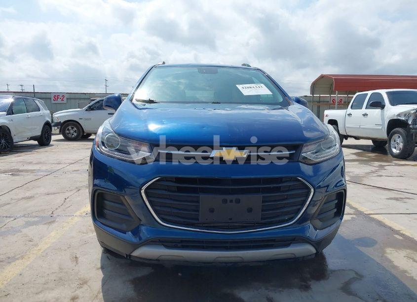 Photo 12 of 2020 Chevrolet Trax FWD LT (VIN 3GNCJLSB2LL308702)