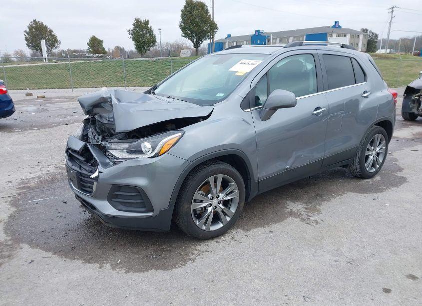 Photo 2 of 2020 Chevrolet Trax FWD LT (VIN 3GNCJLSB2LL308988)