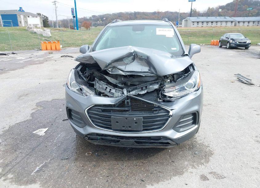 Photo 6 of 2020 Chevrolet Trax FWD LT (VIN 3GNCJLSB2LL308988)