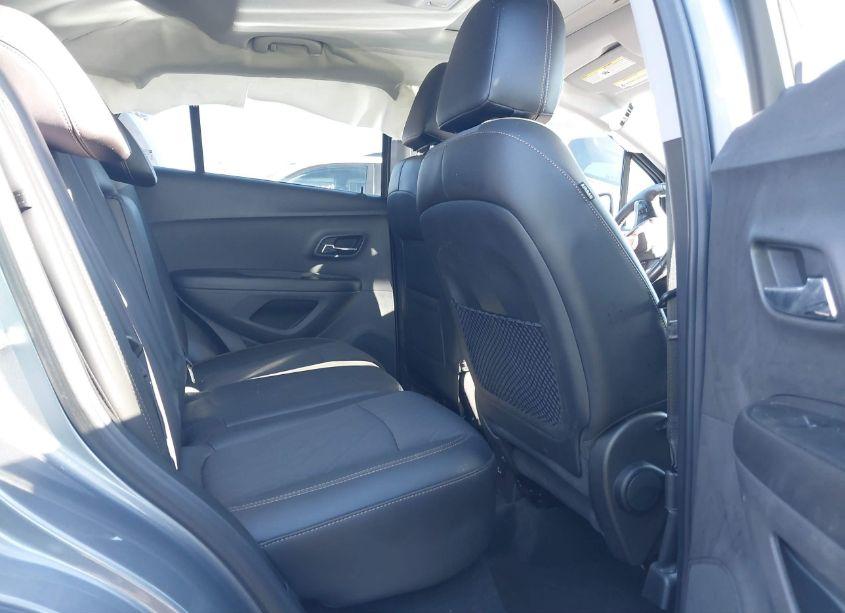 Photo 8 of 2020 Chevrolet Trax FWD LT (VIN 3GNCJLSB2LL308988)