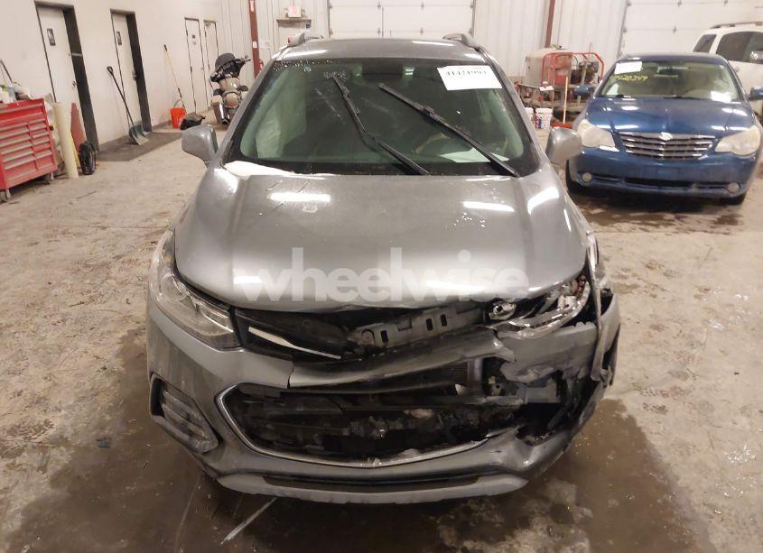 Photo 12 of 2020 Chevrolet Trax FWD LT (VIN 3GNCJLSB2LL319876)
