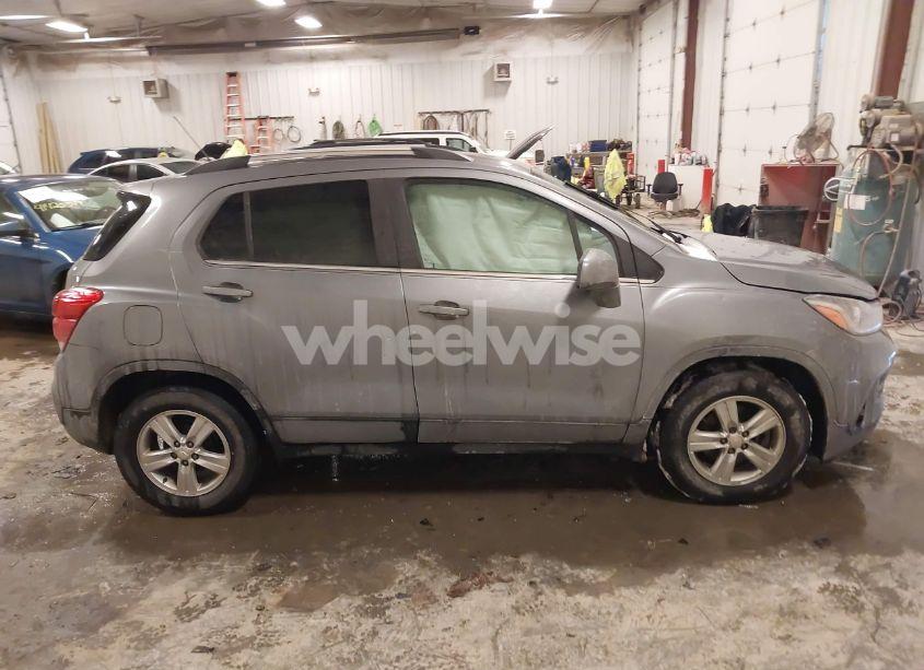 Photo 13 of 2020 Chevrolet Trax FWD LT (VIN 3GNCJLSB2LL319876)