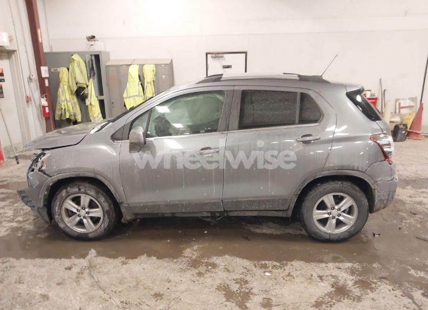 Photo 14 of 2020 Chevrolet Trax FWD LT (VIN 3GNCJLSB2LL319876)