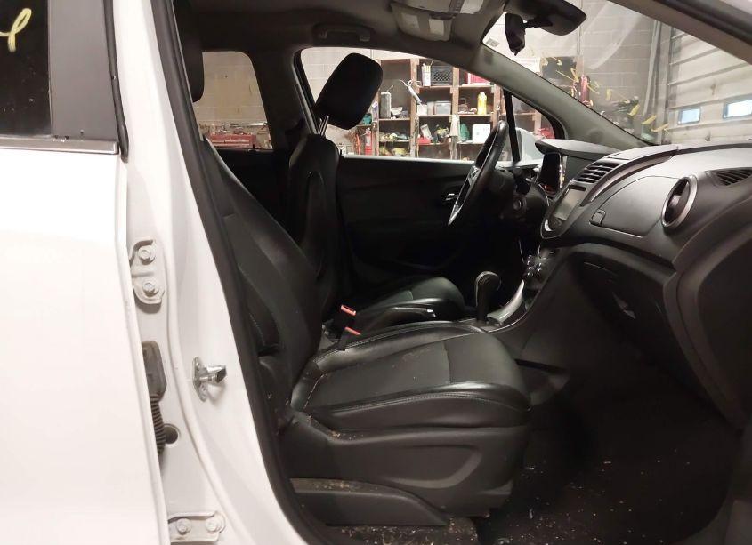 Photo 5 of 2015 Chevrolet Trax LT (VIN 3GNCJLSB3FL167384)