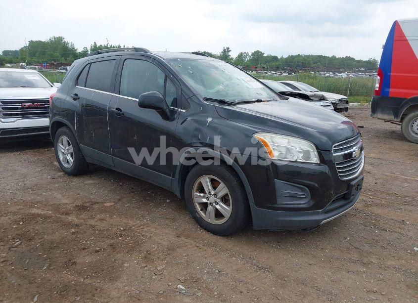 2015 Chevrolet Trax LT (VIN 3GNCJLSB3FL243816) main photo