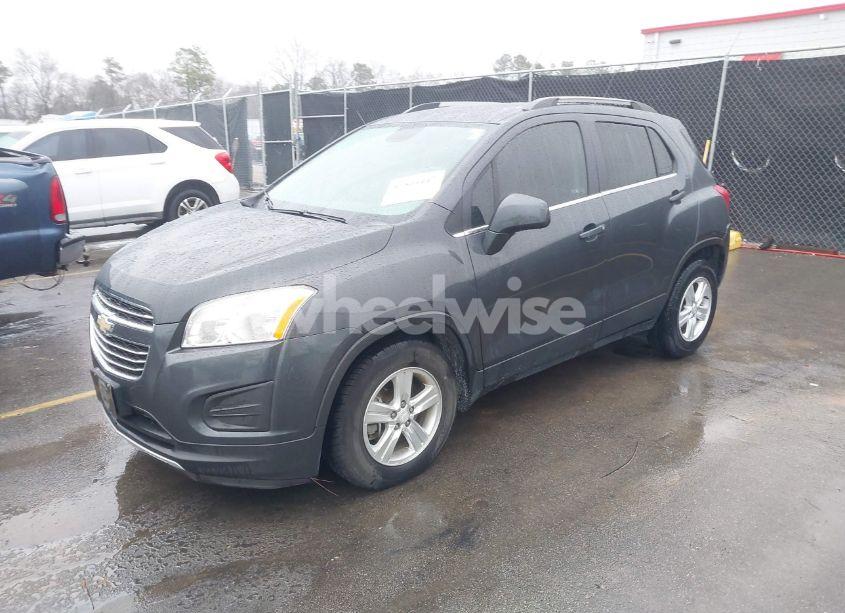 Photo 2 of 2016 Chevrolet Trax LT (VIN 3GNCJLSB3GL159173)