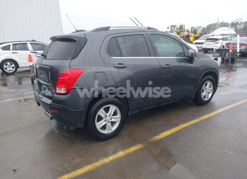 Photo 4 of 2016 Chevrolet Trax LT (VIN 3GNCJLSB3GL159173)