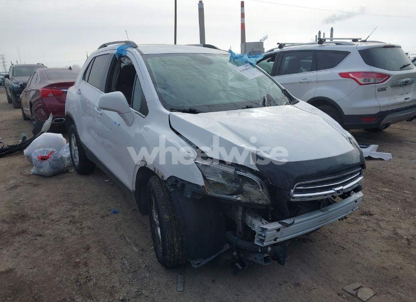 2016 Chevrolet Trax LT (VIN 3GNCJLSB3GL176894) main photo