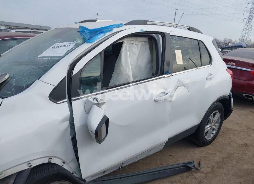 Photo 14 of 2016 Chevrolet Trax LT (VIN 3GNCJLSB3GL176894)