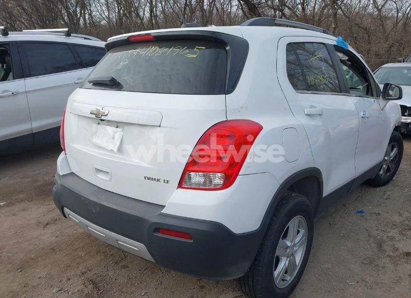 Photo 4 of 2016 Chevrolet Trax LT (VIN 3GNCJLSB3GL176894)