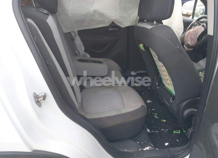 Photo 8 of 2016 Chevrolet Trax LT (VIN 3GNCJLSB3GL176894)