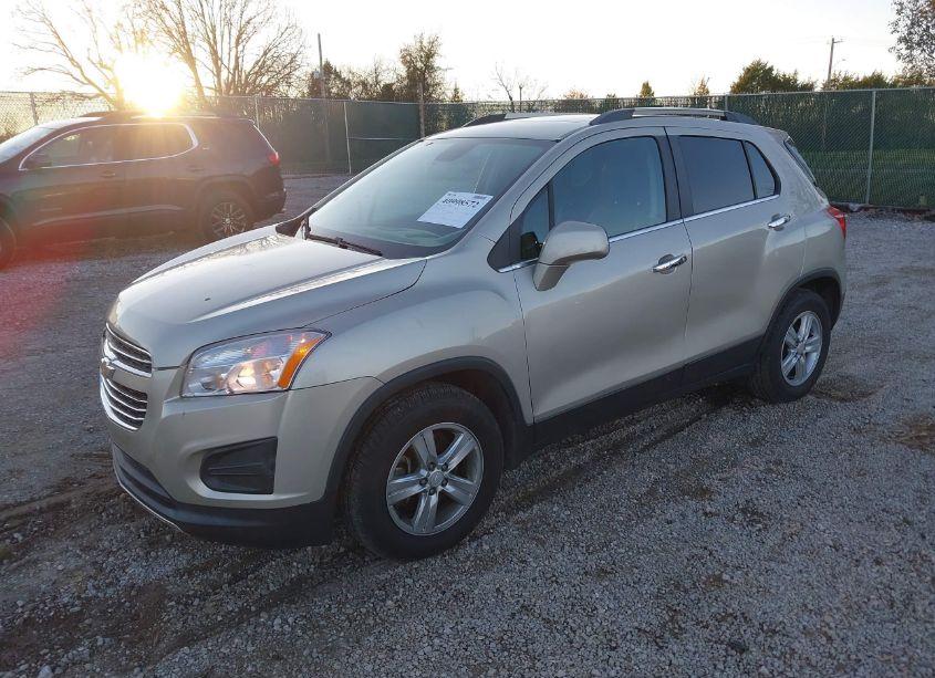 Photo 2 of 2016 Chevrolet Trax LT (VIN 3GNCJLSB3GL260147)