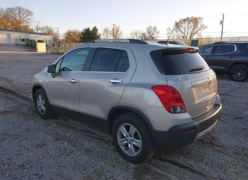 Photo 3 of 2016 Chevrolet Trax LT (VIN 3GNCJLSB3GL260147)