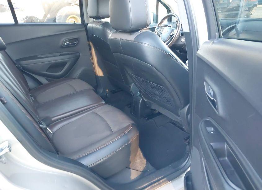Photo 8 of 2016 Chevrolet Trax LT (VIN 3GNCJLSB3GL260147)