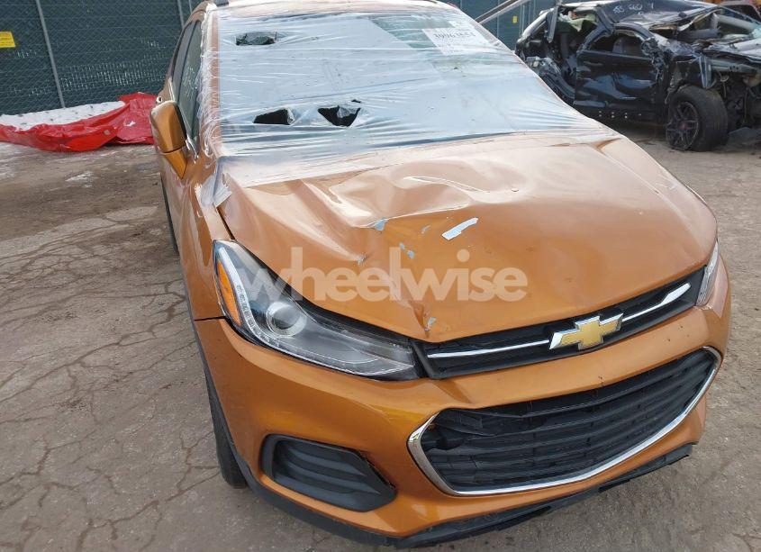 Photo 6 of 2017 Chevrolet Trax LT (VIN 3GNCJLSB3HL155254)