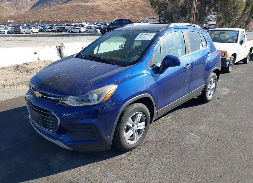 Photo 2 of 2017 Chevrolet Trax LT (VIN 3GNCJLSB3HL199500)