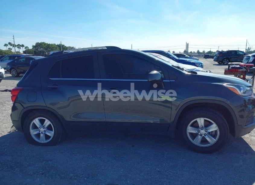 Photo 14 of 2018 Chevrolet Trax LT (VIN 3GNCJLSB3JL209237)
