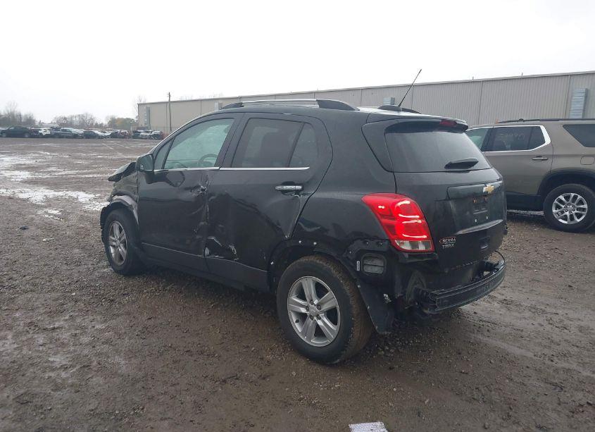 Photo 3 of 2018 Chevrolet Trax LT (VIN 3GNCJLSB3JL286593)