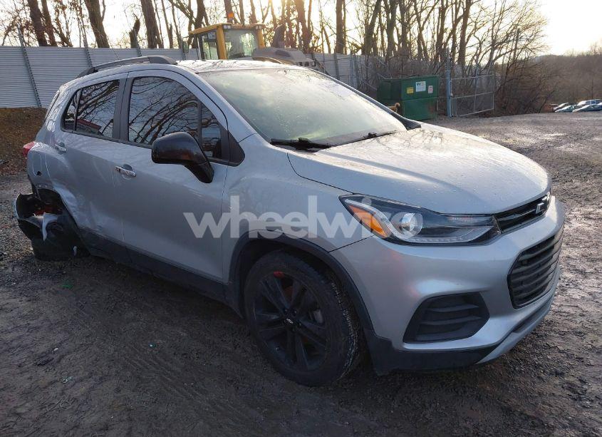 2018 Chevrolet Trax LT (VIN 3GNCJLSB3JL342354) main photo
