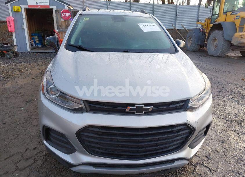 Photo 12 of 2018 Chevrolet Trax LT (VIN 3GNCJLSB3JL342354)