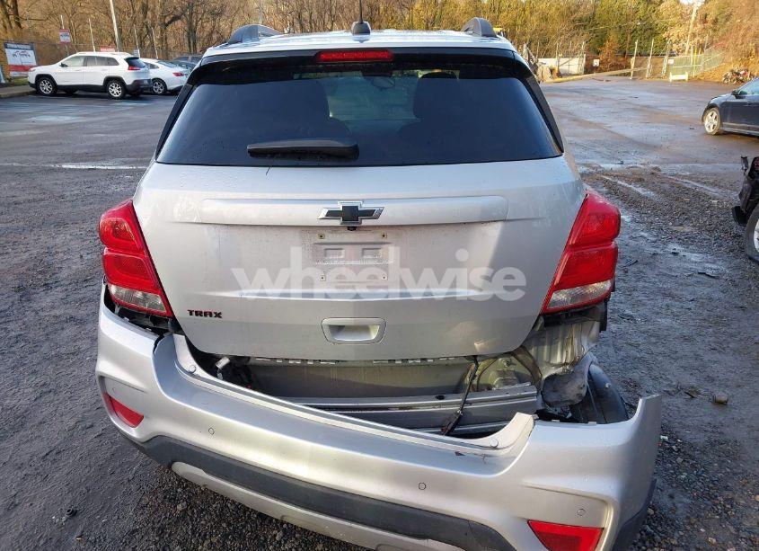 Photo 16 of 2018 Chevrolet Trax LT (VIN 3GNCJLSB3JL342354)