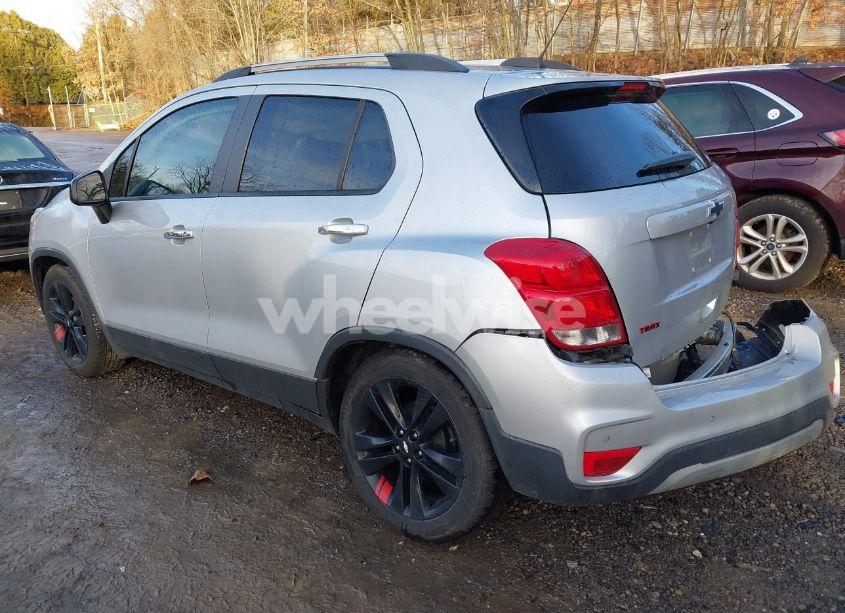 Photo 3 of 2018 Chevrolet Trax LT (VIN 3GNCJLSB3JL342354)