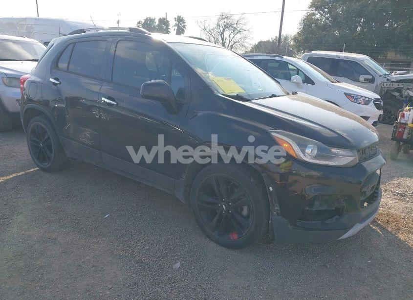 2018 Chevrolet Trax LT (VIN 3GNCJLSB3JL377279) main photo