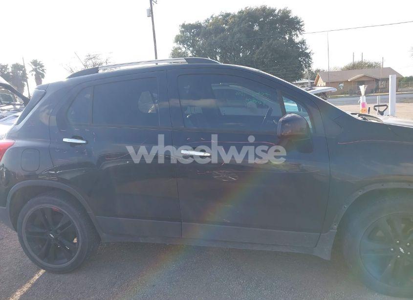 Photo 14 of 2018 Chevrolet Trax LT (VIN 3GNCJLSB3JL377279)